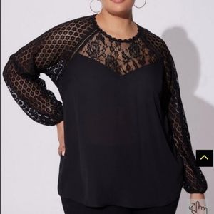 Torrid lace goth long sleeve top size 4 26